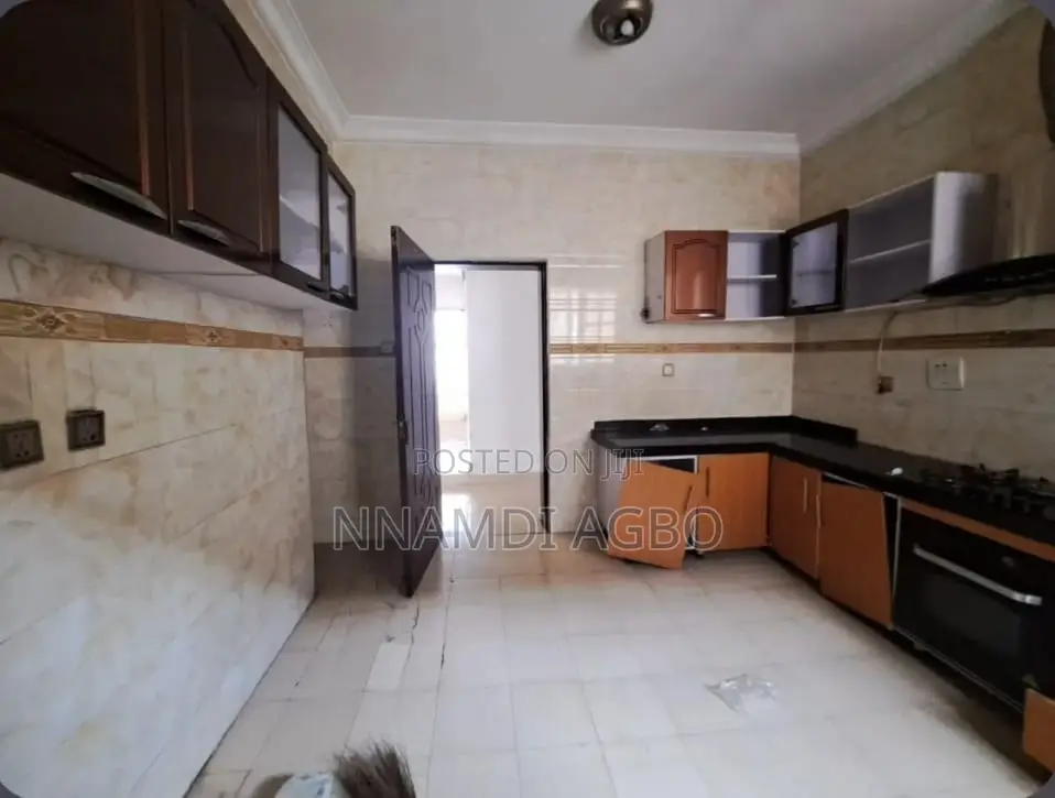 3bdrm Apartment in Lekki Phase 1 for rent in Lekki Phase 1