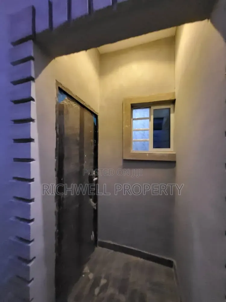 3bdrm Bungalow in Elebu Comodore, Akala Express for sale in Akala Express