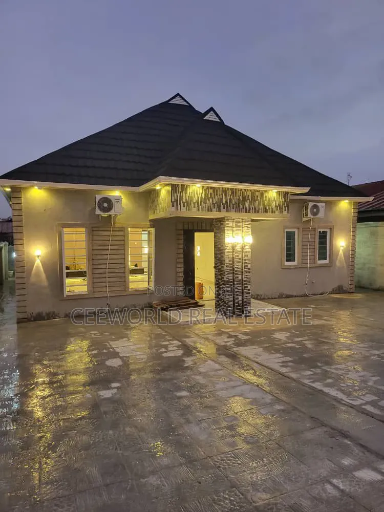 4bdrm Bungalow in Eleta Estate Elebu, Akala Express for rent in Akala Express