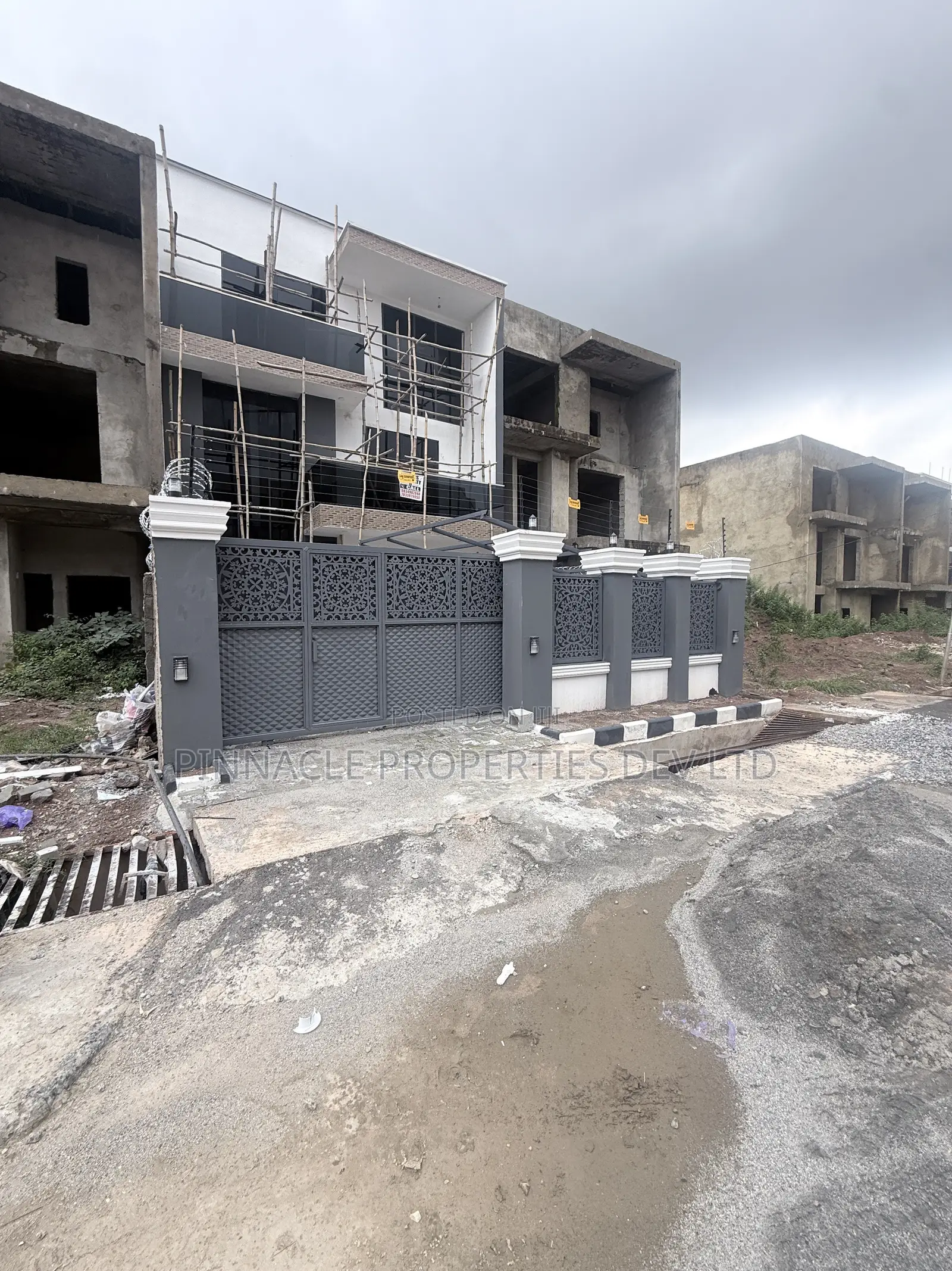 4bdrm Townhouse/Terrace in Admiralty Estate for sale in Asokoro