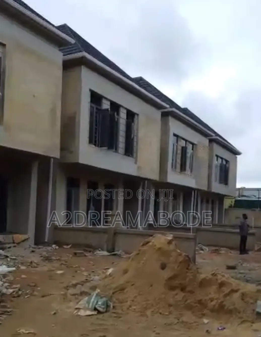 4bdrm Duplex in Surulere, Eric Moore for sale in Eric Moore