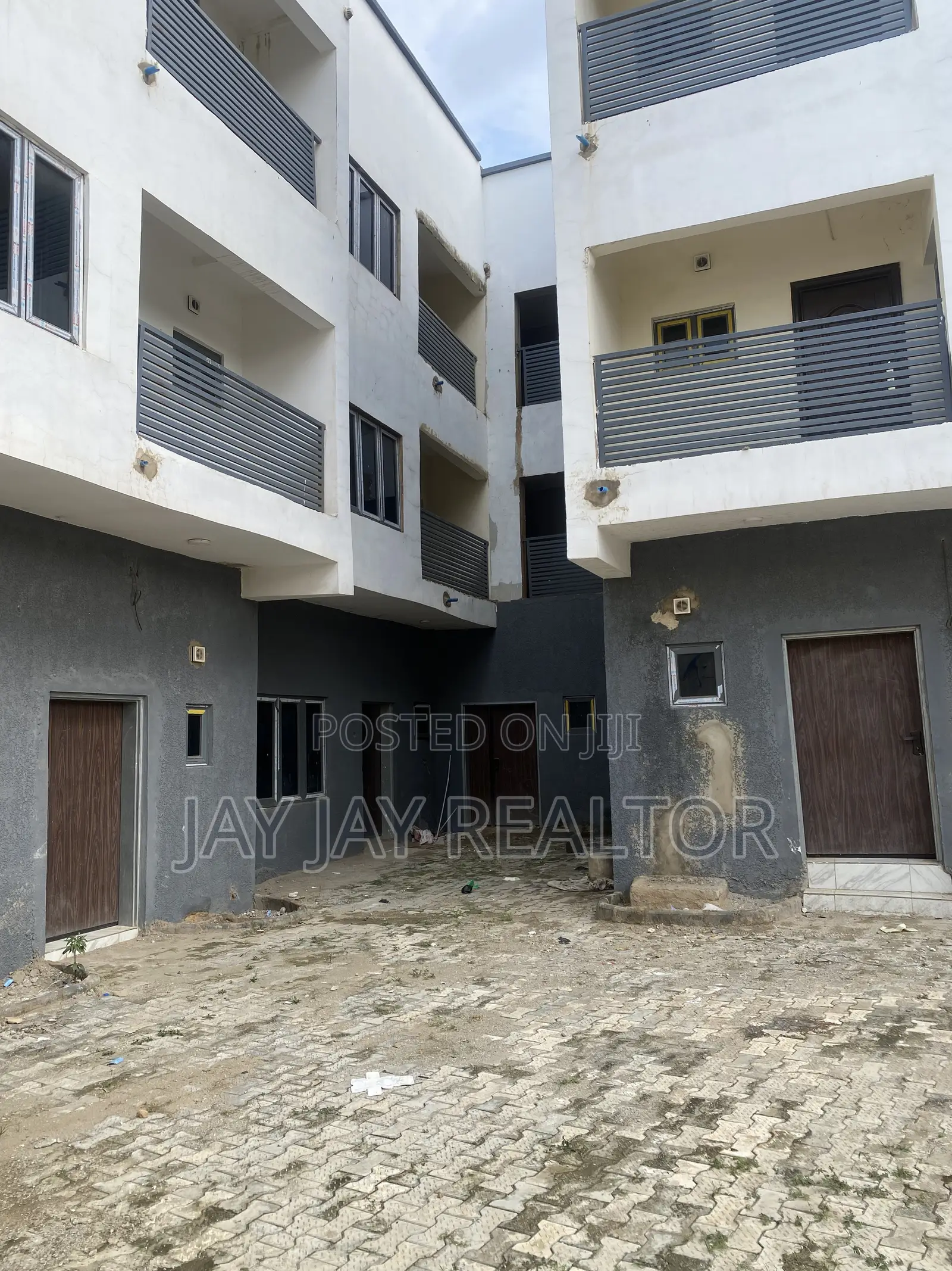 4bdrm Townhouse / Terrace in Life Camp for rent in Life Camp