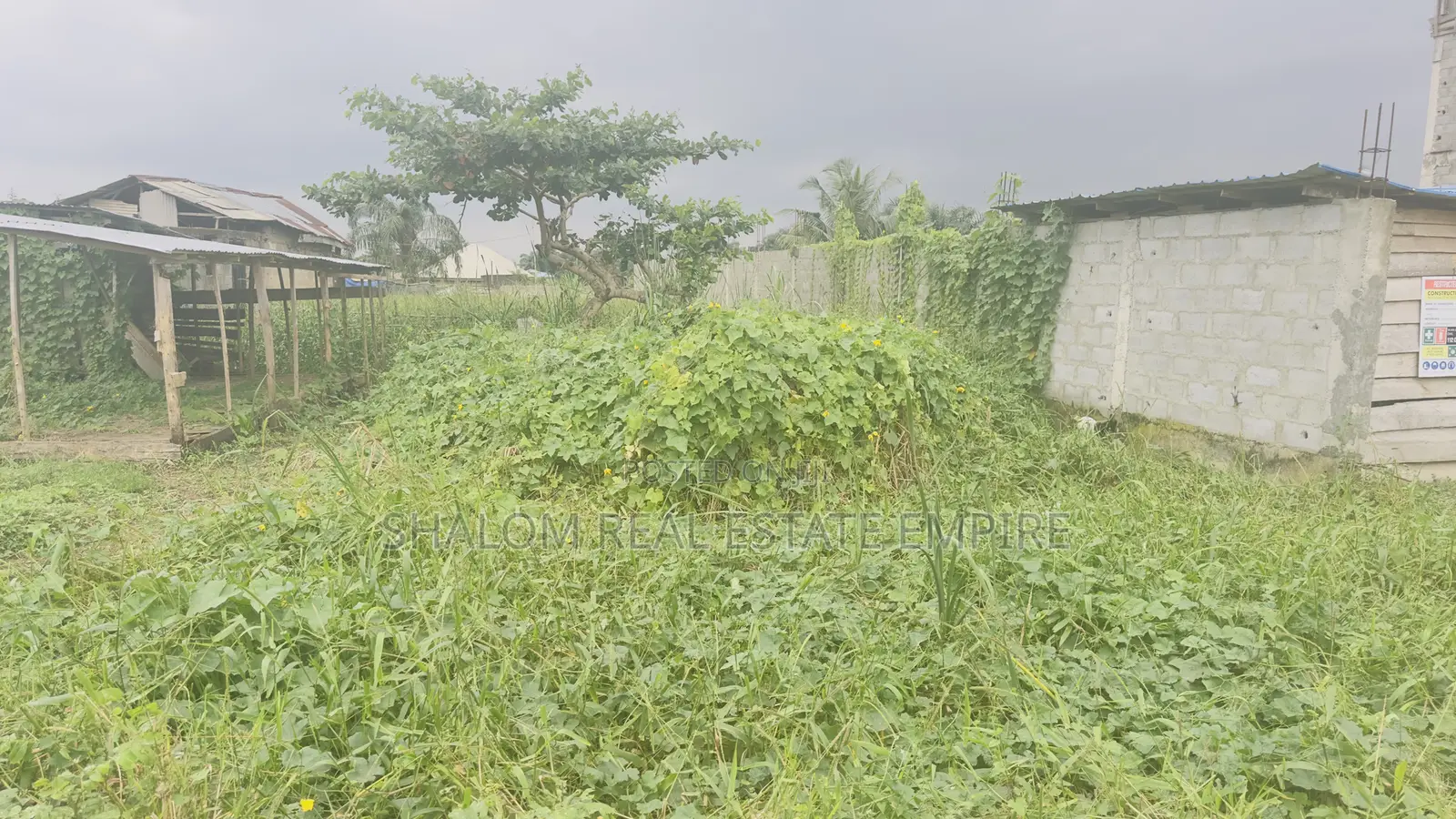For Sale, a 317SQM of Land at Adegboyega Olowoora Going for ₦45M in Kosofe / Kosofe