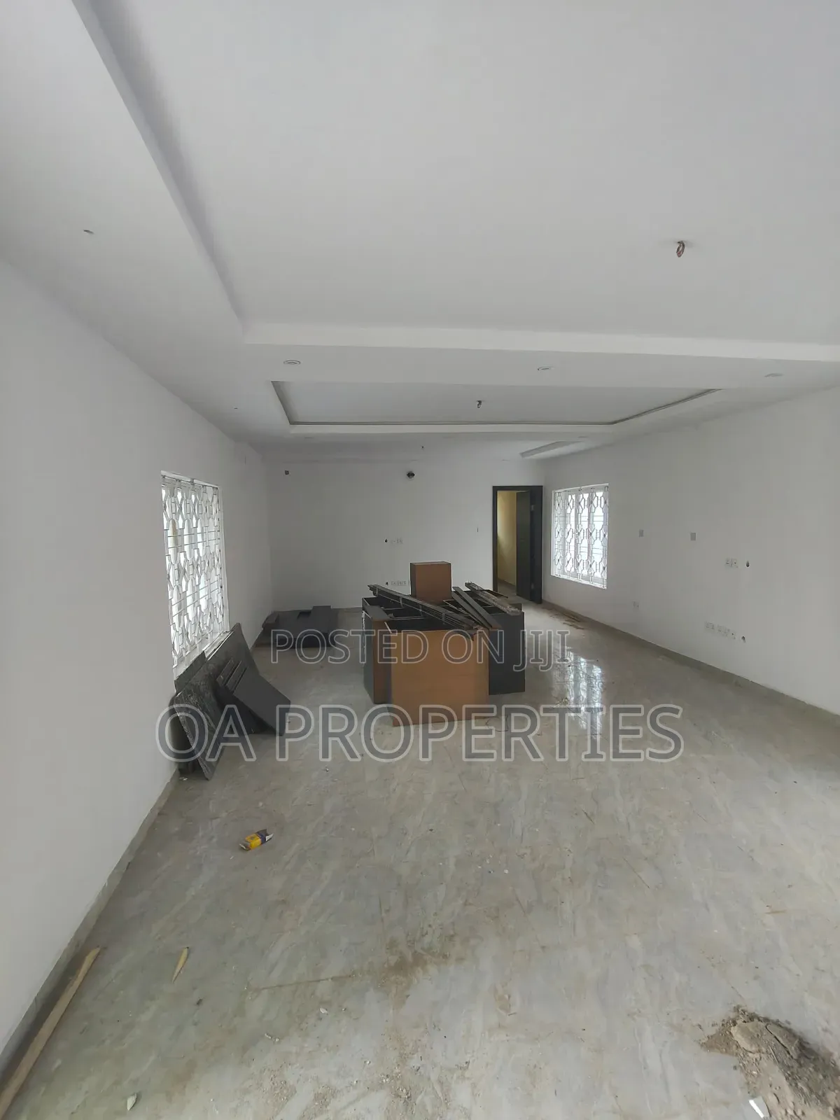 Newly Renovated 5 Bedrooms Commercial Duplex With Modern Facilities in Iwo Road