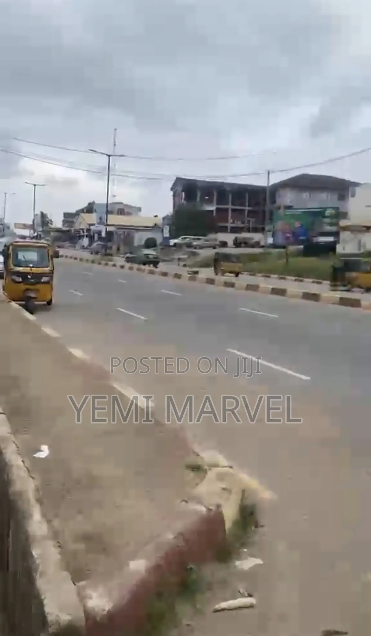 Commercial Land With Demolishable Building Facing Orita Challenge Road in CHallenge / Ibadan