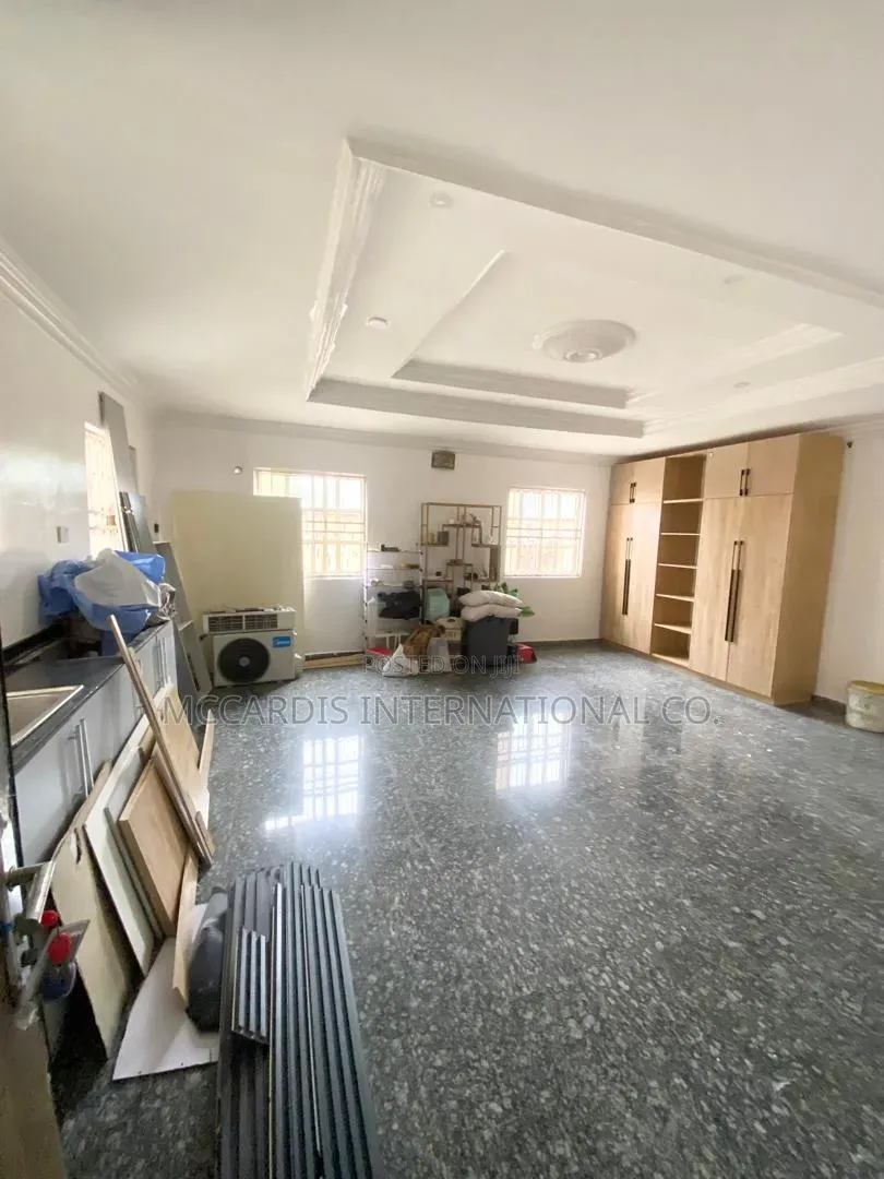 1bdrm Apartment in Off Bisola Durosimi for rent in Lekki Phase 1