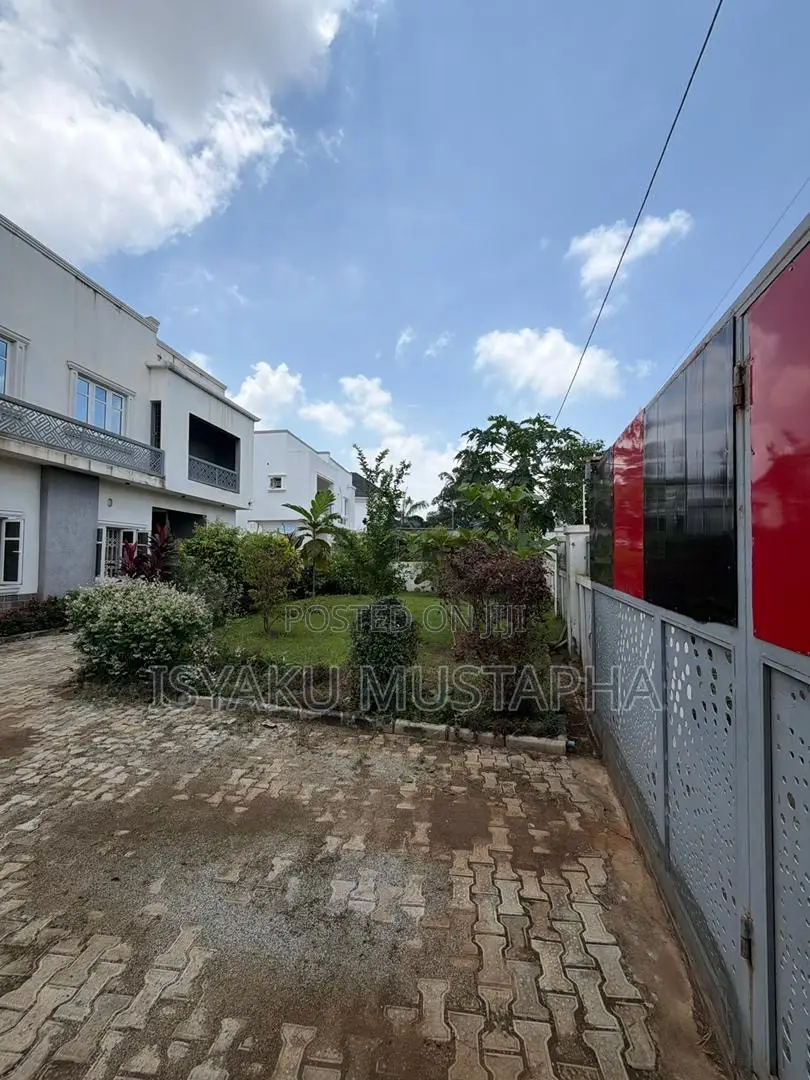 4bdrm Duplex in Life Camp for sale in Life Camp