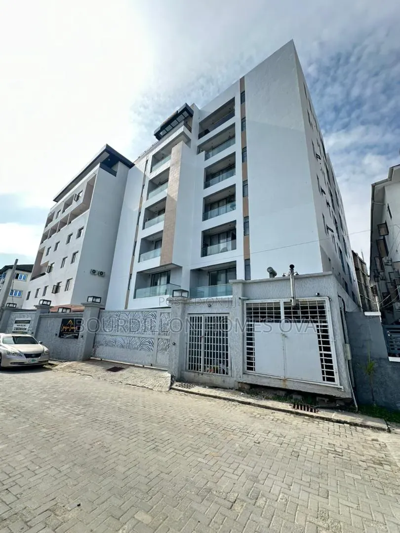 3bdrm Penthouse in Lekki Phase 1 Lagos for sale in Lekki Phase 1
