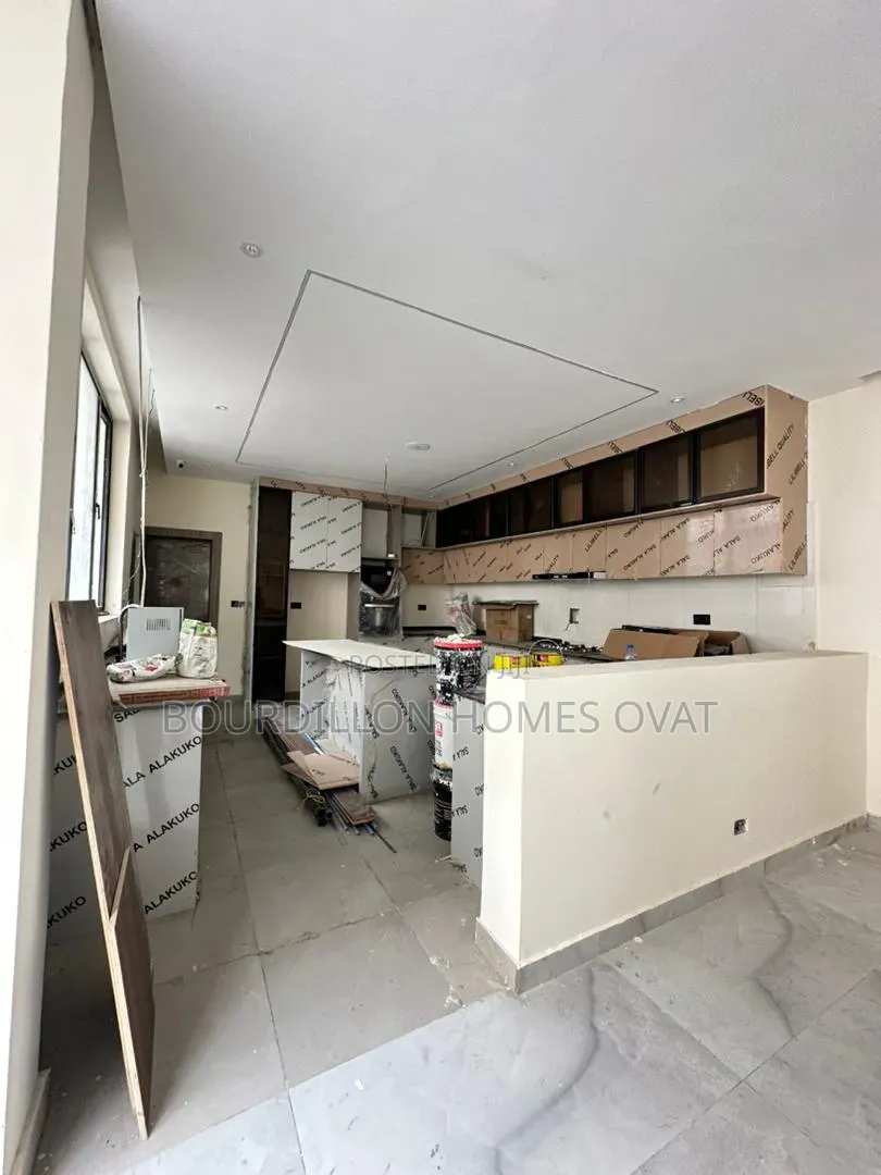 4bdrm Duplex in Osapa London Lekki for sale in Osapa london