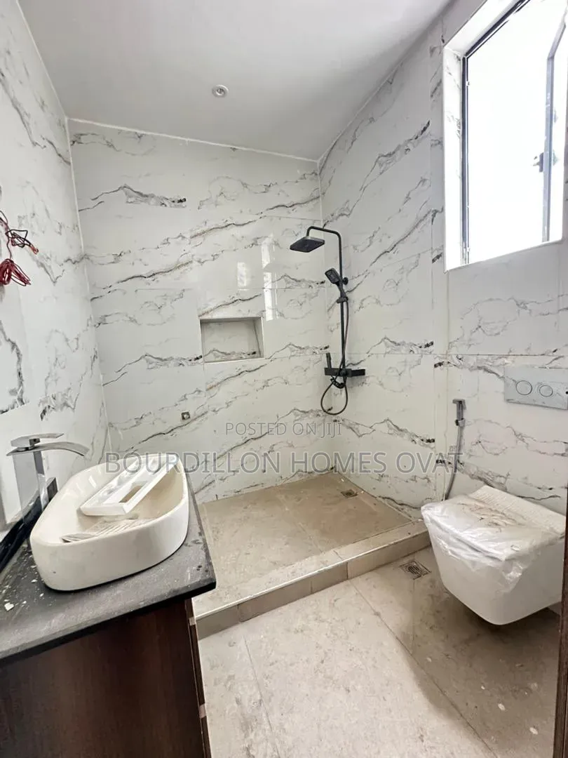 4bdrm Duplex in Osapa London Lekki for sale in Osapa london