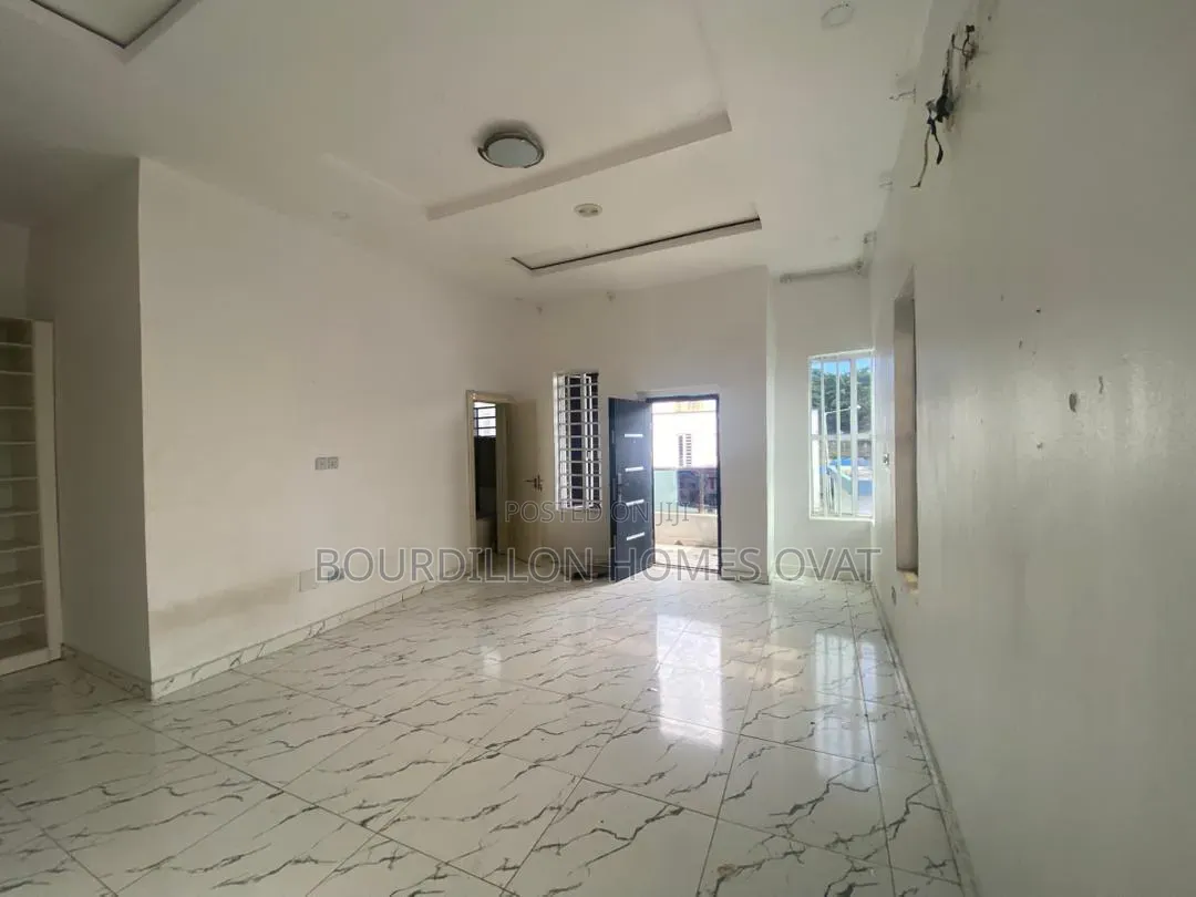 2bdrm Duplex in Chevron Lekki Lagos for sale in Chevron
