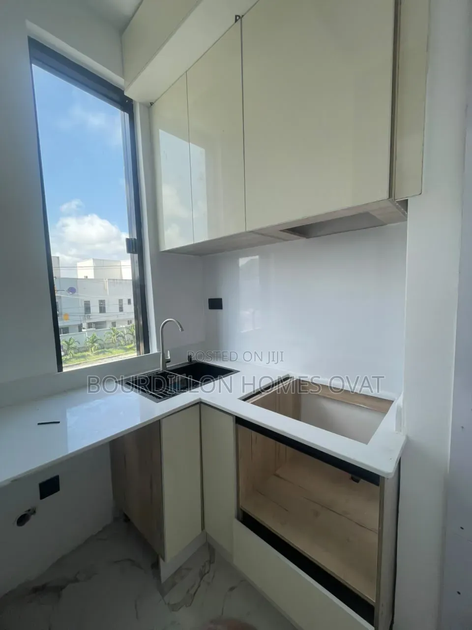 1bdrm Apartment in Orchid Lekki Lagos for sale in Lekki Expressway
