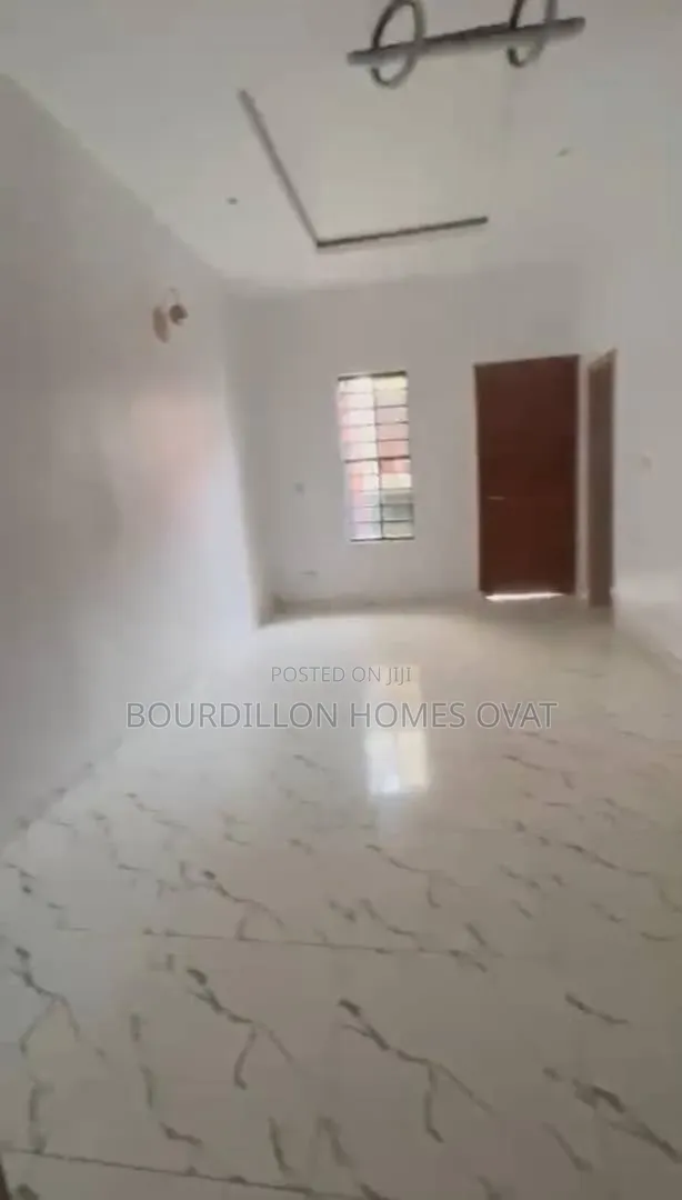 3bdrm Duplex in Ikota Villa Estate for rent in Ikota