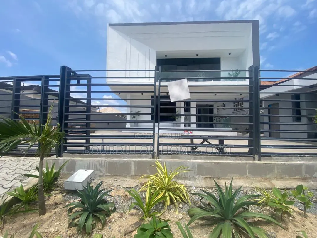 4bdrm Penthouse in Vgc Lekki Lagos for sale in VGC / Ajah