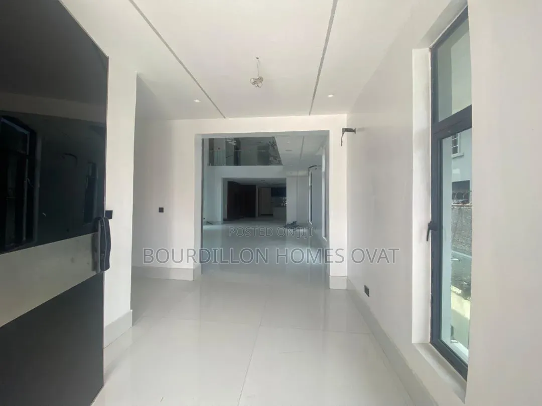 4bdrm Penthouse in Vgc Lekki Lagos for sale in VGC / Ajah