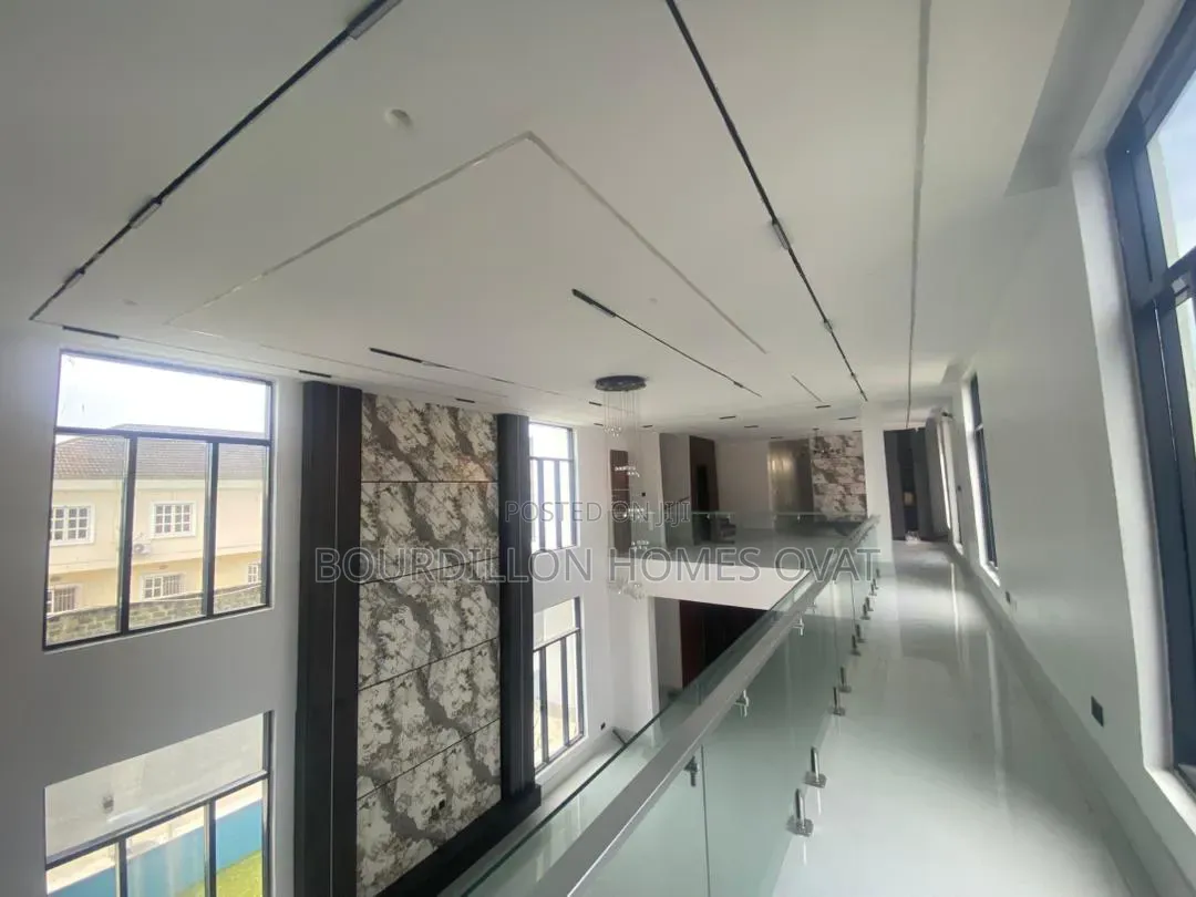 4bdrm Penthouse in Vgc Lekki Lagos for sale in VGC / Ajah