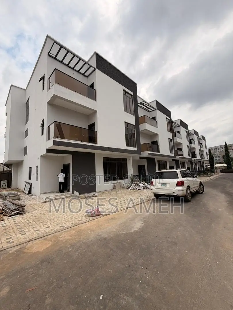 5bdrm Duplex in Mabushi for sale in Mabushi