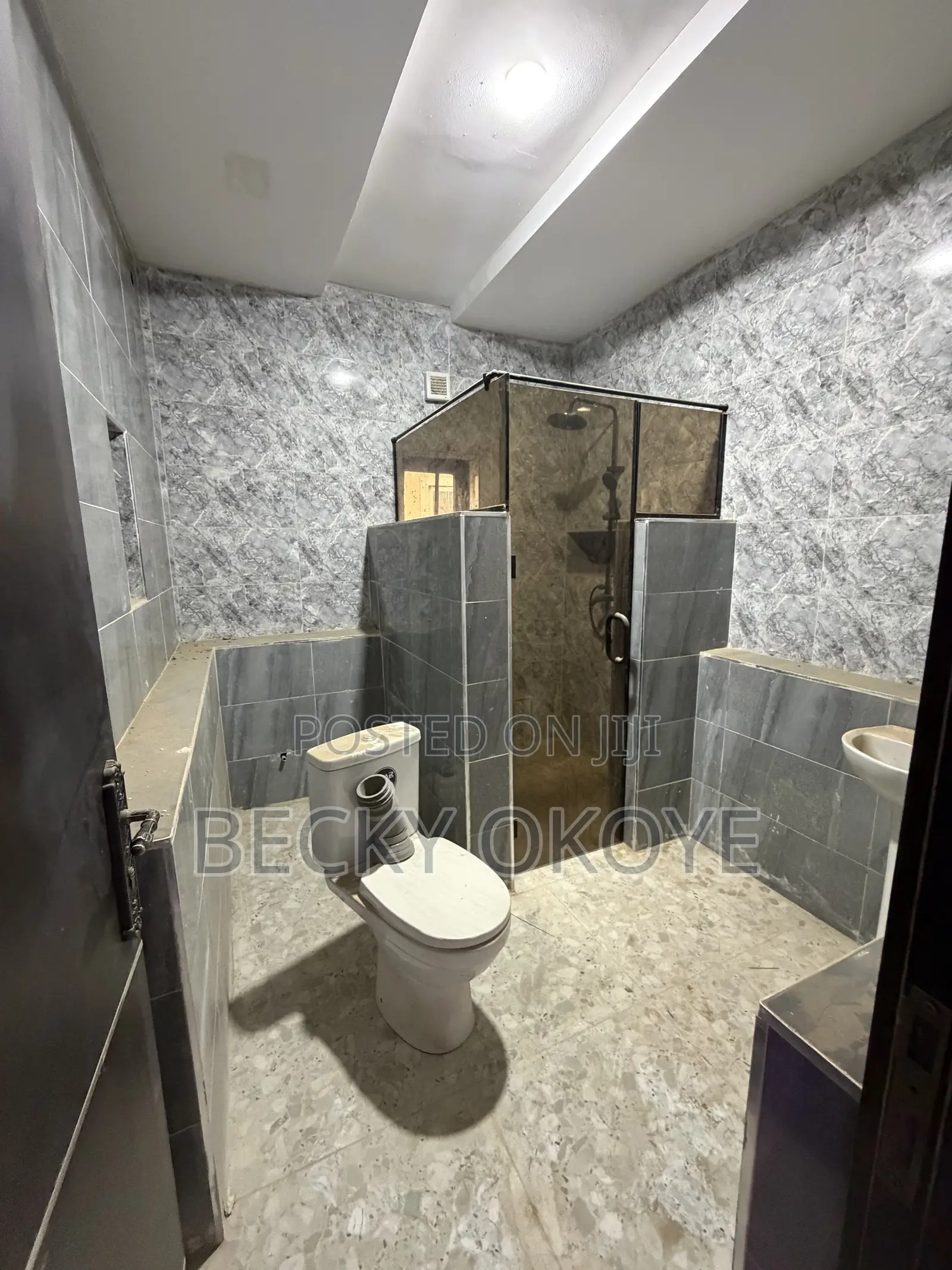 4bdrm Duplex in Durumi for sale in Durumi