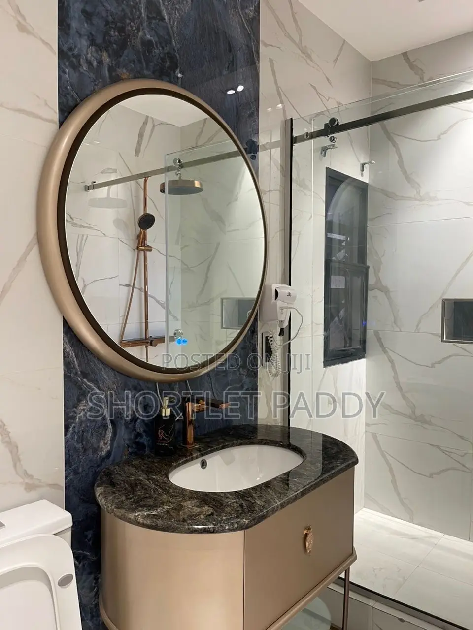 2-3 Bedrooms Shortlet Apartment, Ikoyi. in Ikoyi