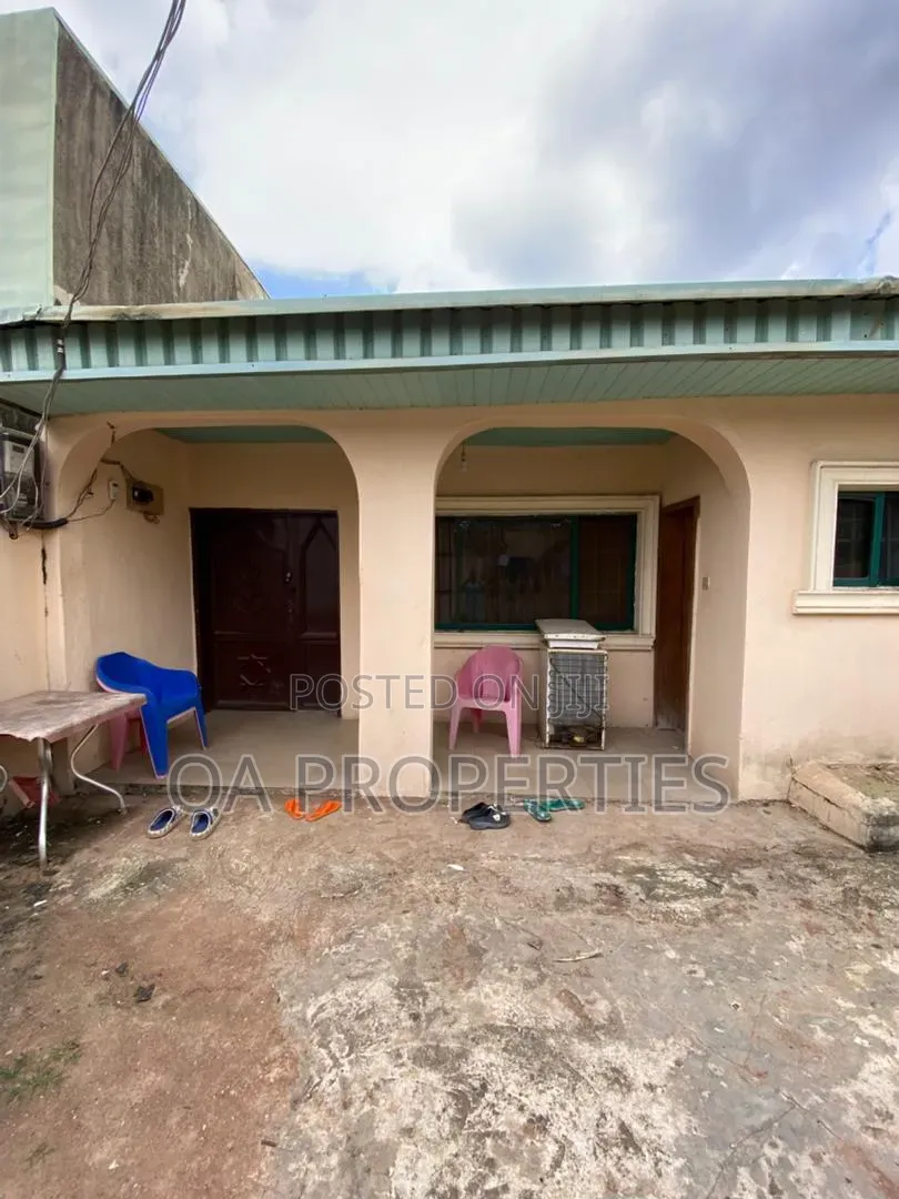 3bdrm Bungalow in Behind Finrel for sale in Akobo