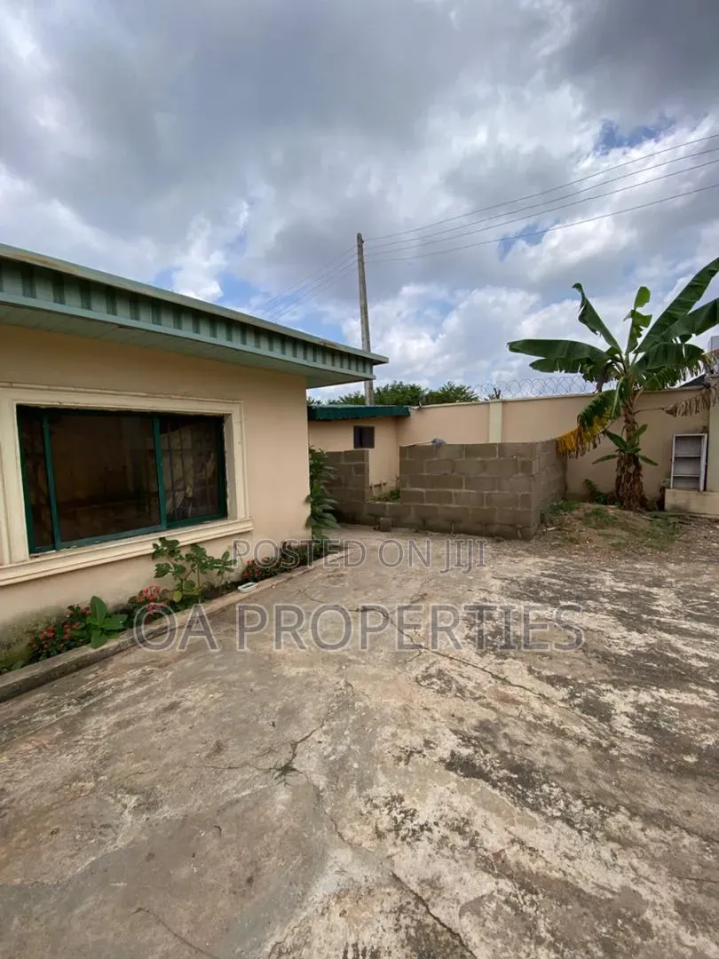 3bdrm Bungalow in Behind Finrel for sale in Akobo