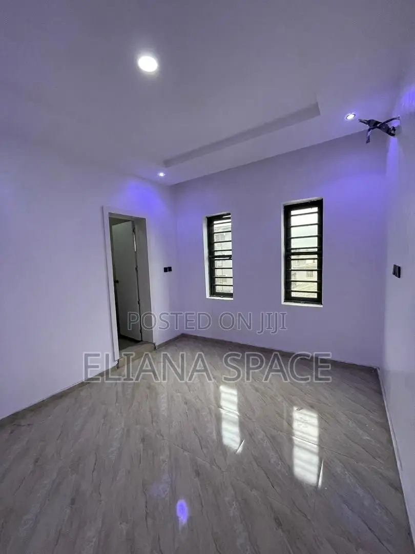 3bdrm Apartment in Allen Avenue, Ikeja for sale in Ikeja