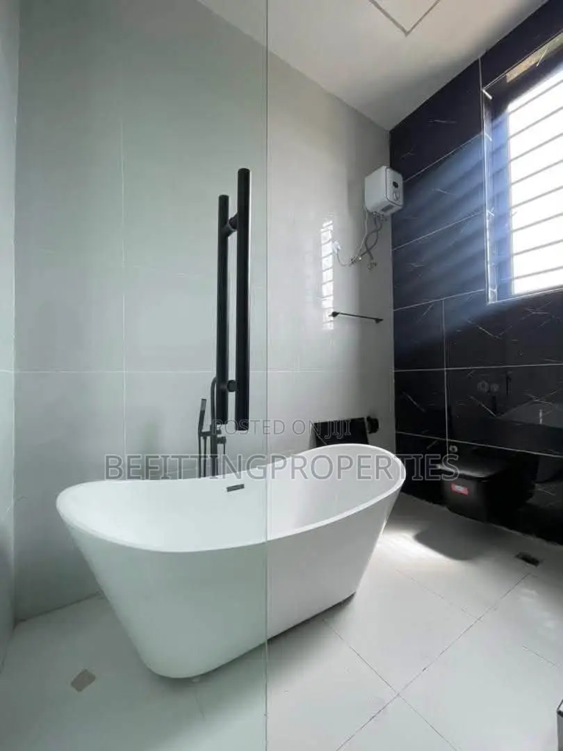 4bdrm Duplex in Lekki for sale in Lekki