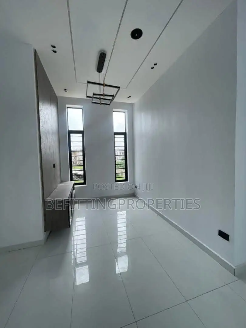 4bdrm Duplex in Lekki for sale in Lekki