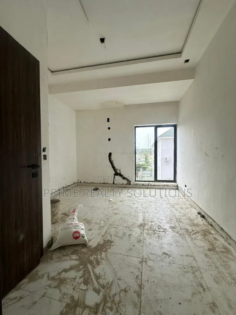 Furnished 2bdrm Apartment in Lekki Phase 1 for sale in Lekki Phase 1