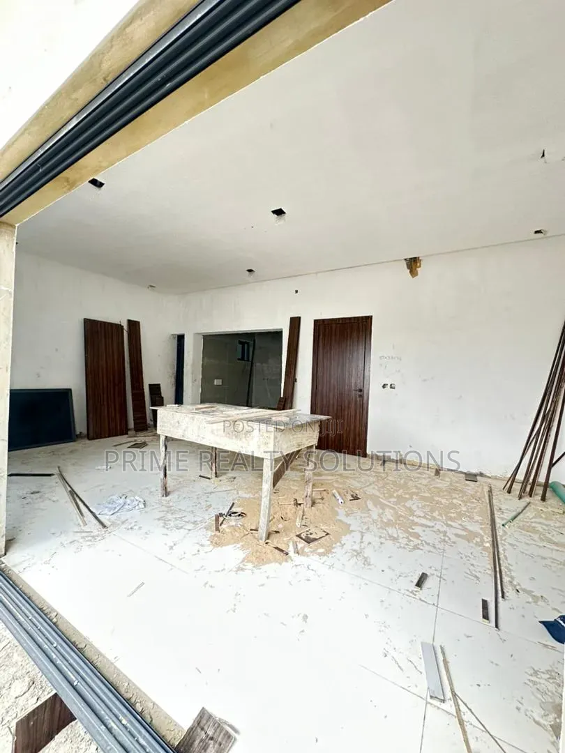 Furnished 2bdrm Apartment in Lekki Phase 1 for sale in Lekki Phase 1