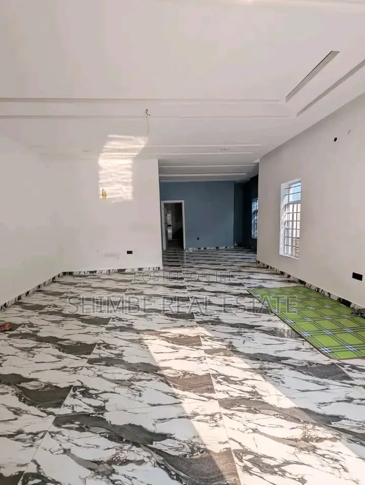 3bdrm Duplex in Cat Street, Uyo for sale in Uyo