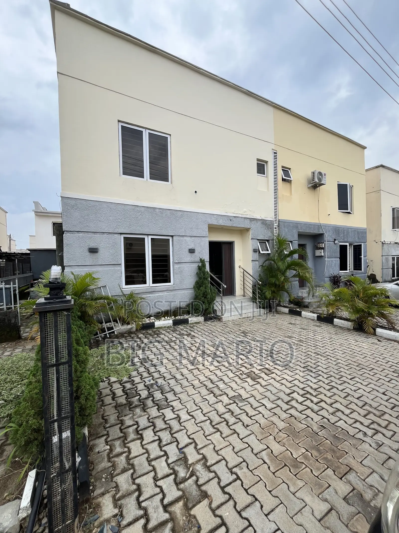 4bdrm Duplex in Brains And Hammers, Life Camp for sale in Life Camp