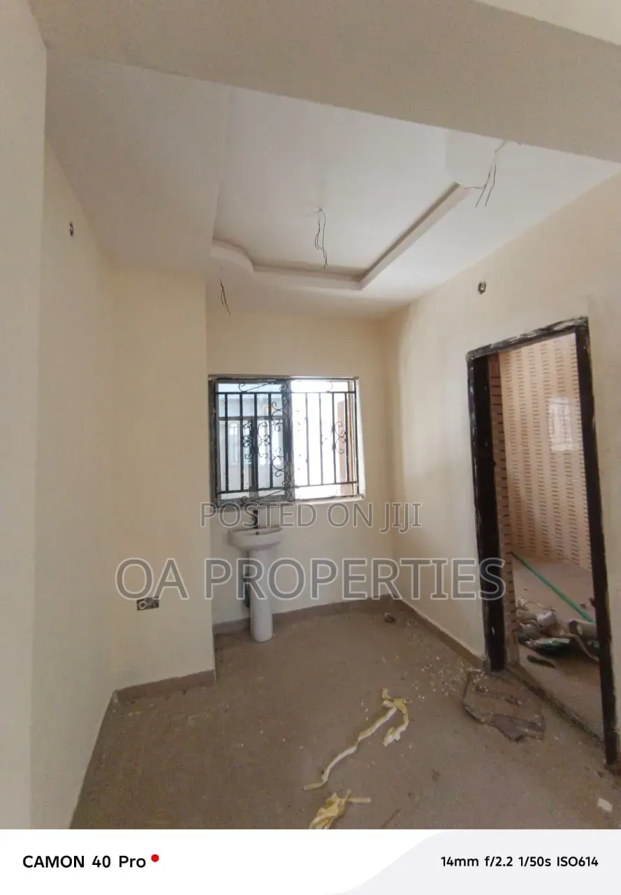 Mini Flat in Okebadan Estate for rent in Akobo