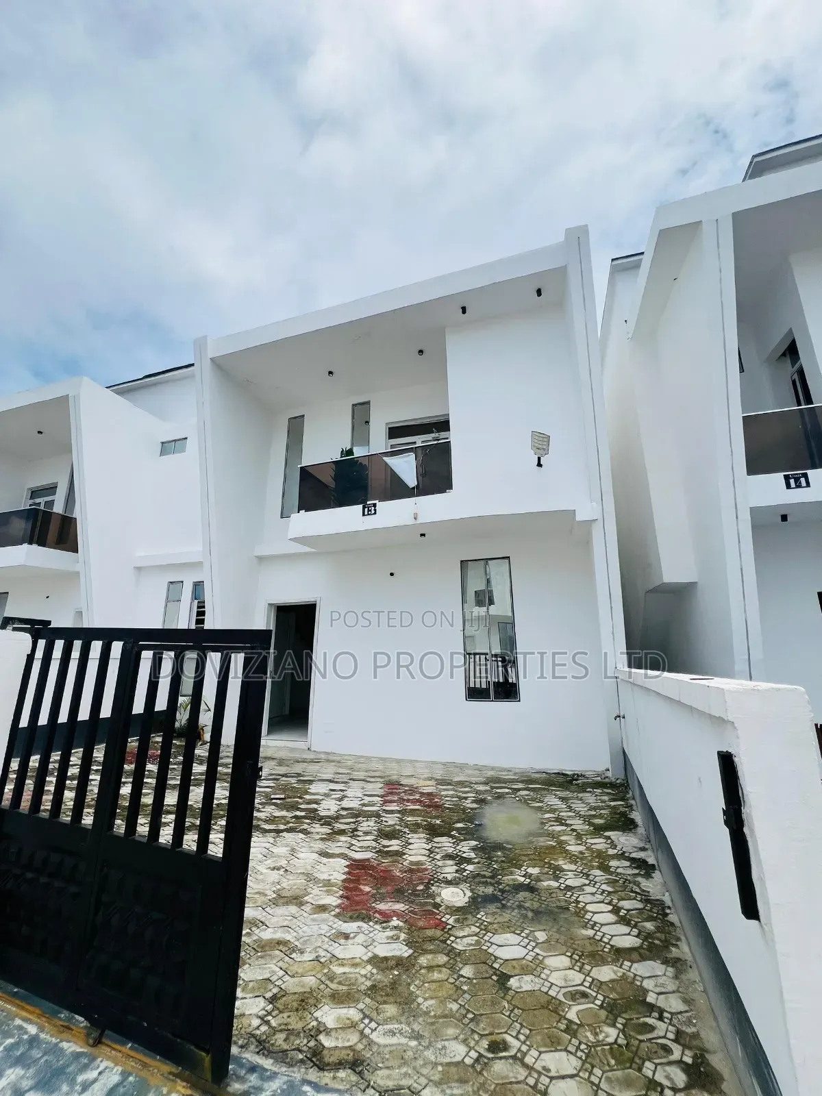 4bdrm Duplex in Ikota for rent in Ikota