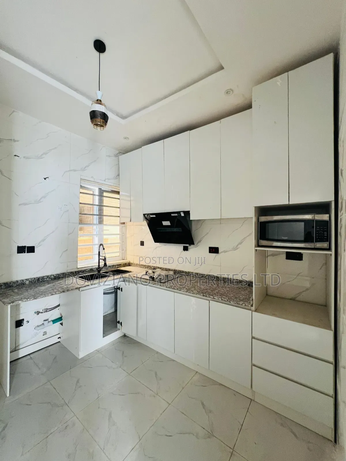 4bdrm Duplex in Ikota for rent in Ikota