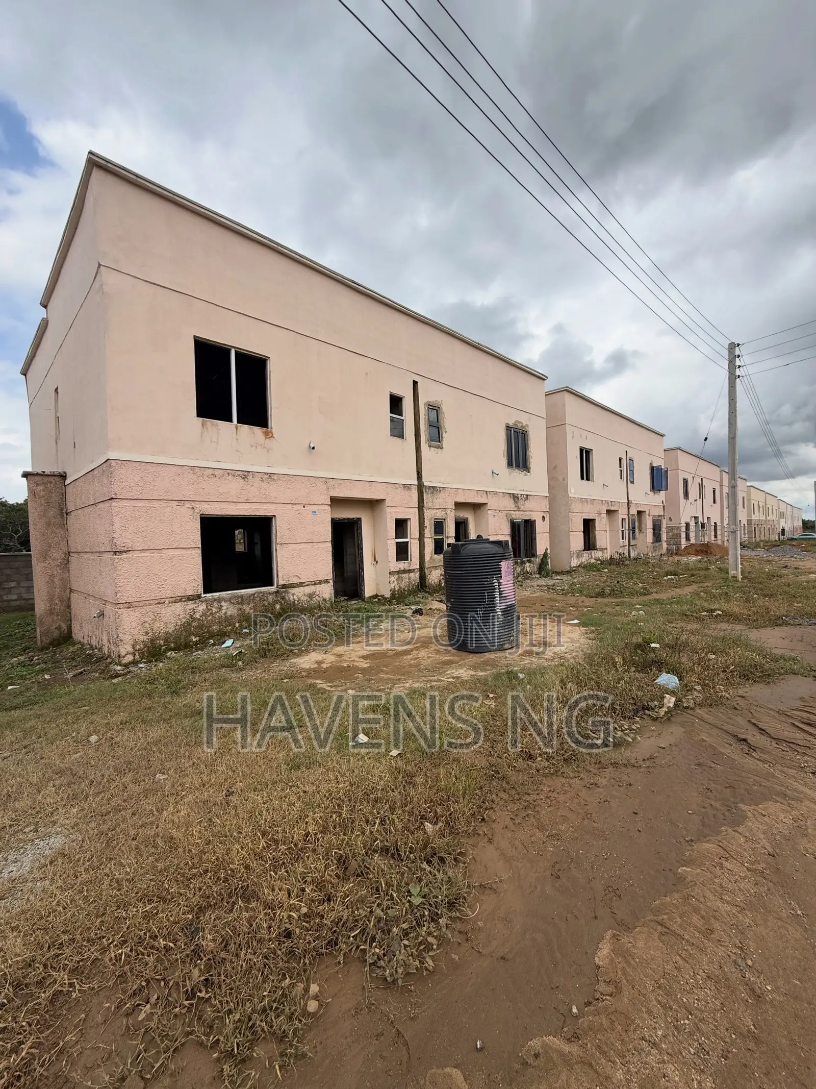 4bdrm Duplex in Life Camp for sale in Life Camp