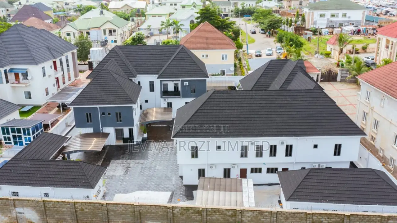 4bdrm Duplex in Gwarinpa Estate for sale in Gwarinpa