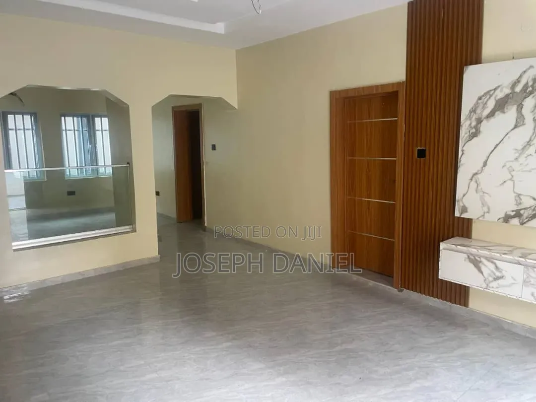 3bdrm Block of Flats in Magodo Gra for rent in GRA Phase 1