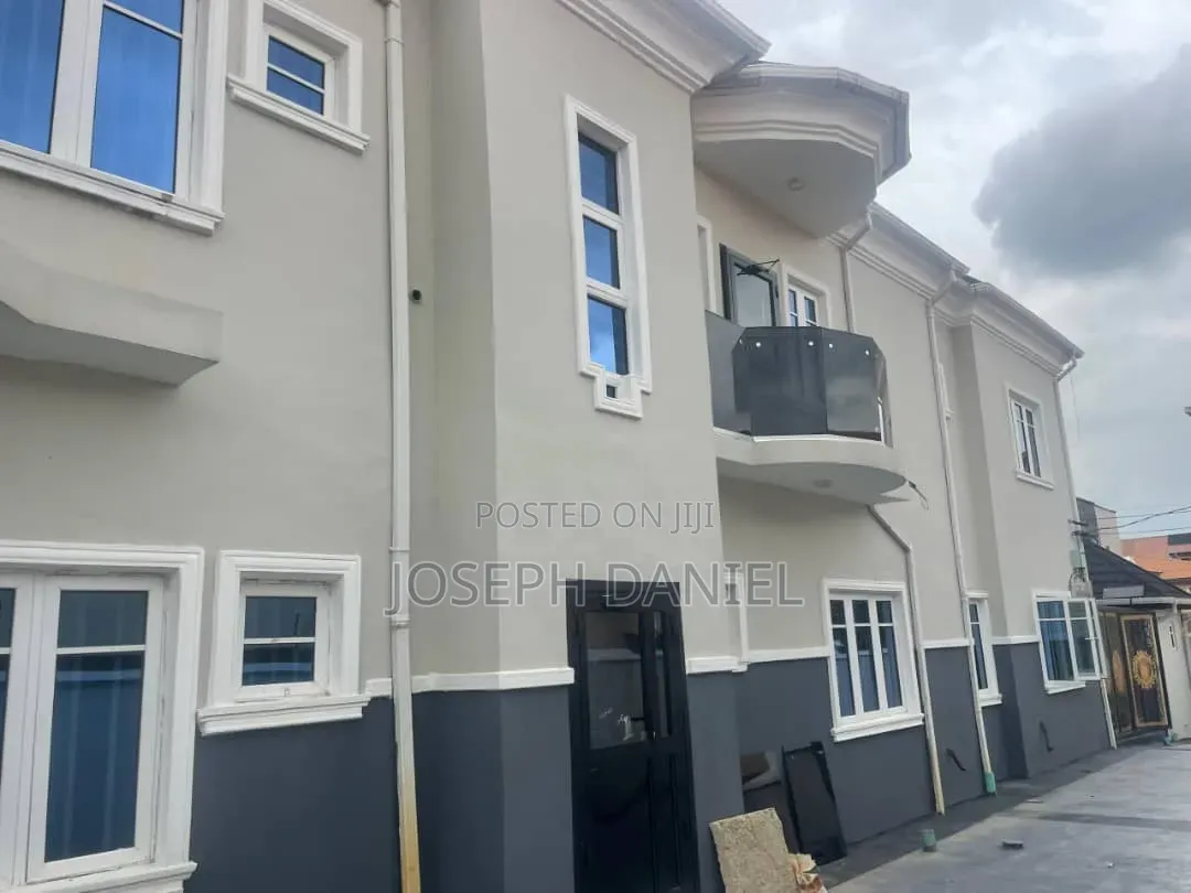3bdrm Block of Flats in Magodo Gra for rent in GRA Phase 1
