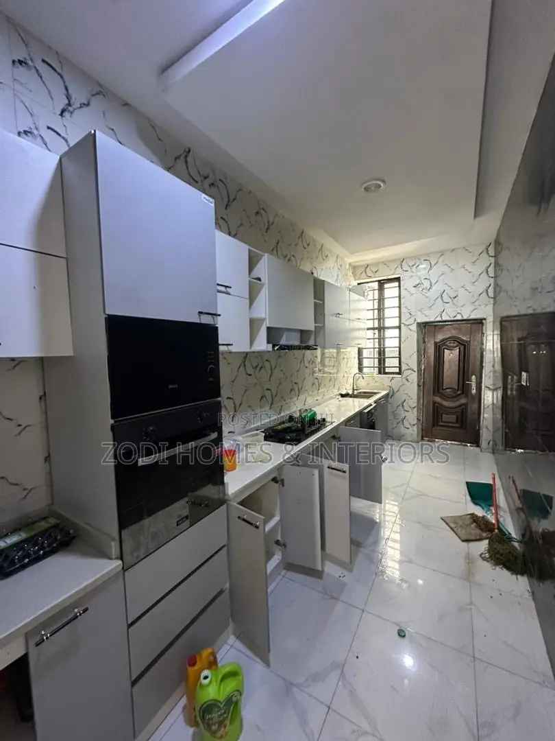 2bdrm Apartment in Skc Van Daniels, Lekki for rent in Lekki