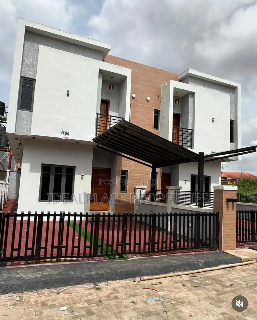 4bdrm Duplex in Ipaja for sale in Ipaja