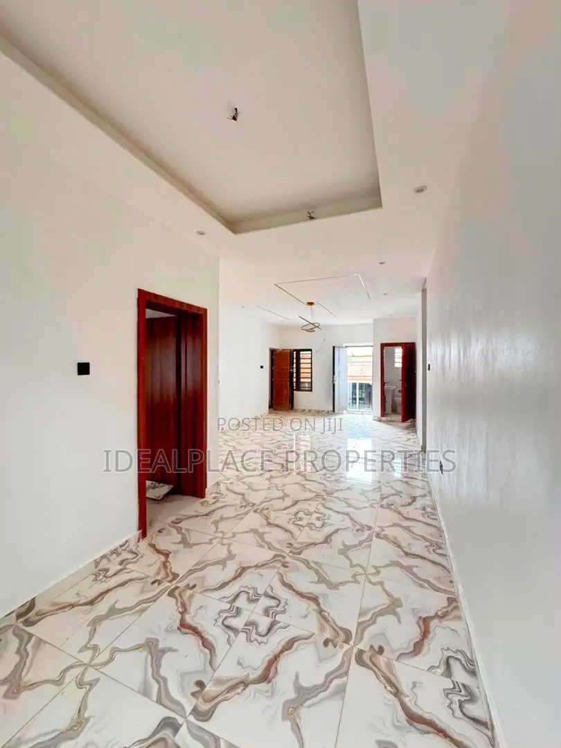 2bdrm Apartment in Surulere for sale in Surulere