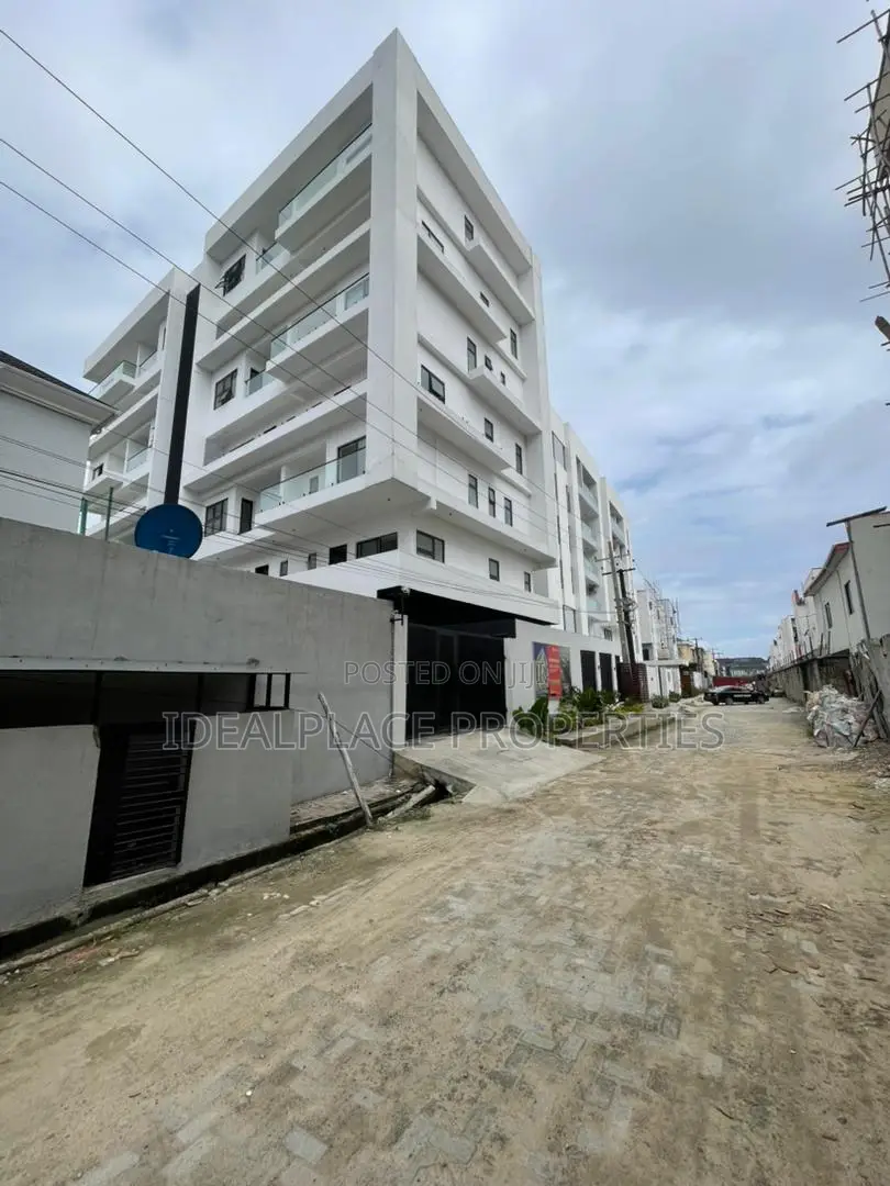 3bdrm Maisonette in Lekki Phase 1 for sale in Lekki Phase 1