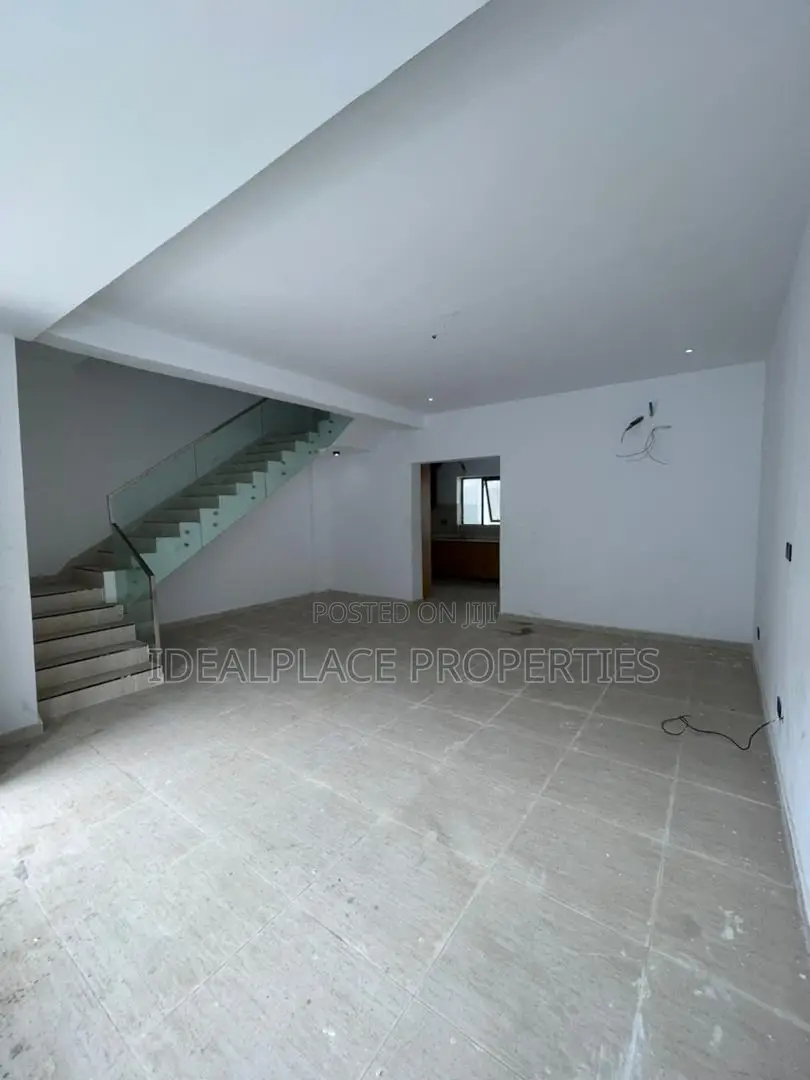 3bdrm Maisonette in Lekki Phase 1 for sale in Lekki Phase 1