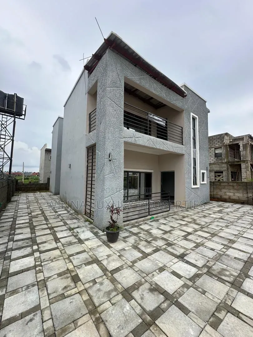 2bdrm Apartment in Von Axis, Lugbe District for rent in Lugbe District