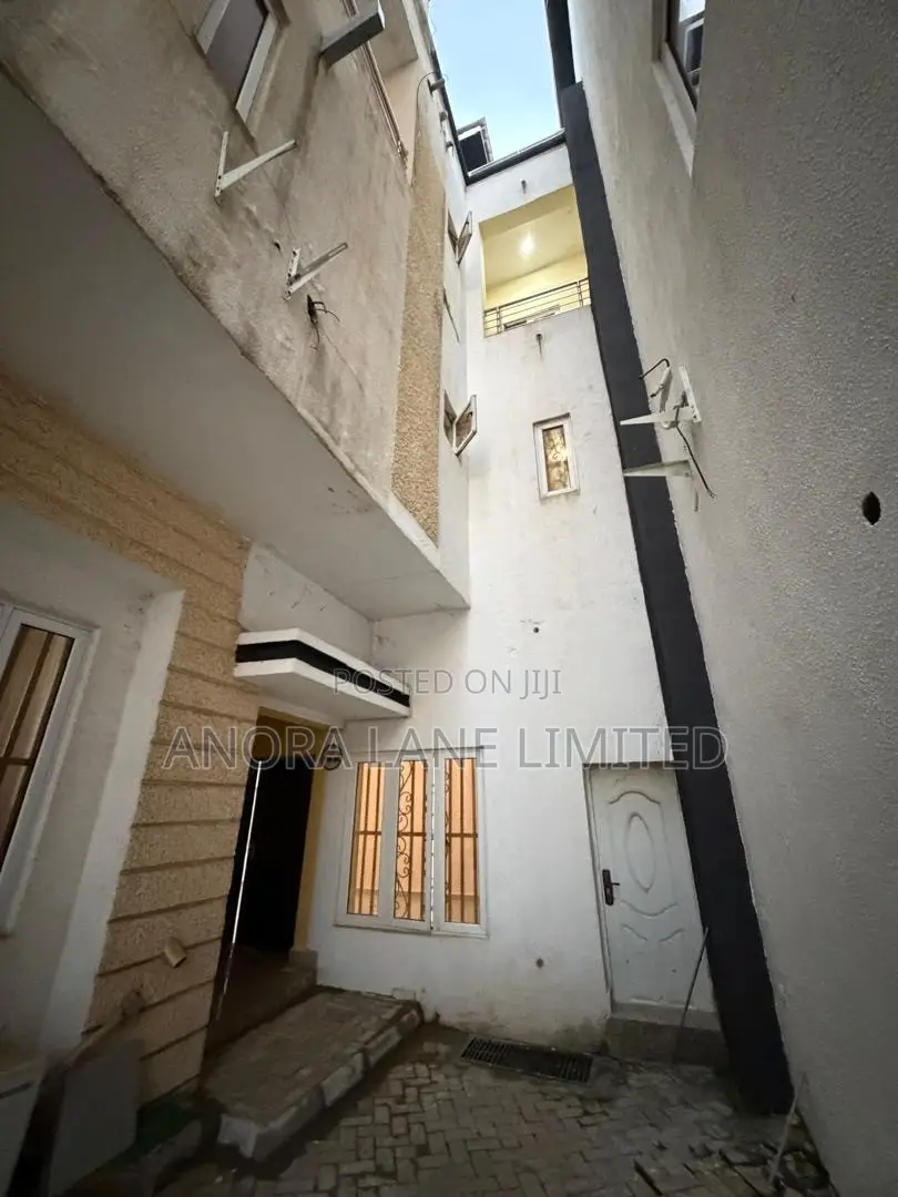 5bdrm Townhouse/Terrace in Guzape District for sale in Guzape District