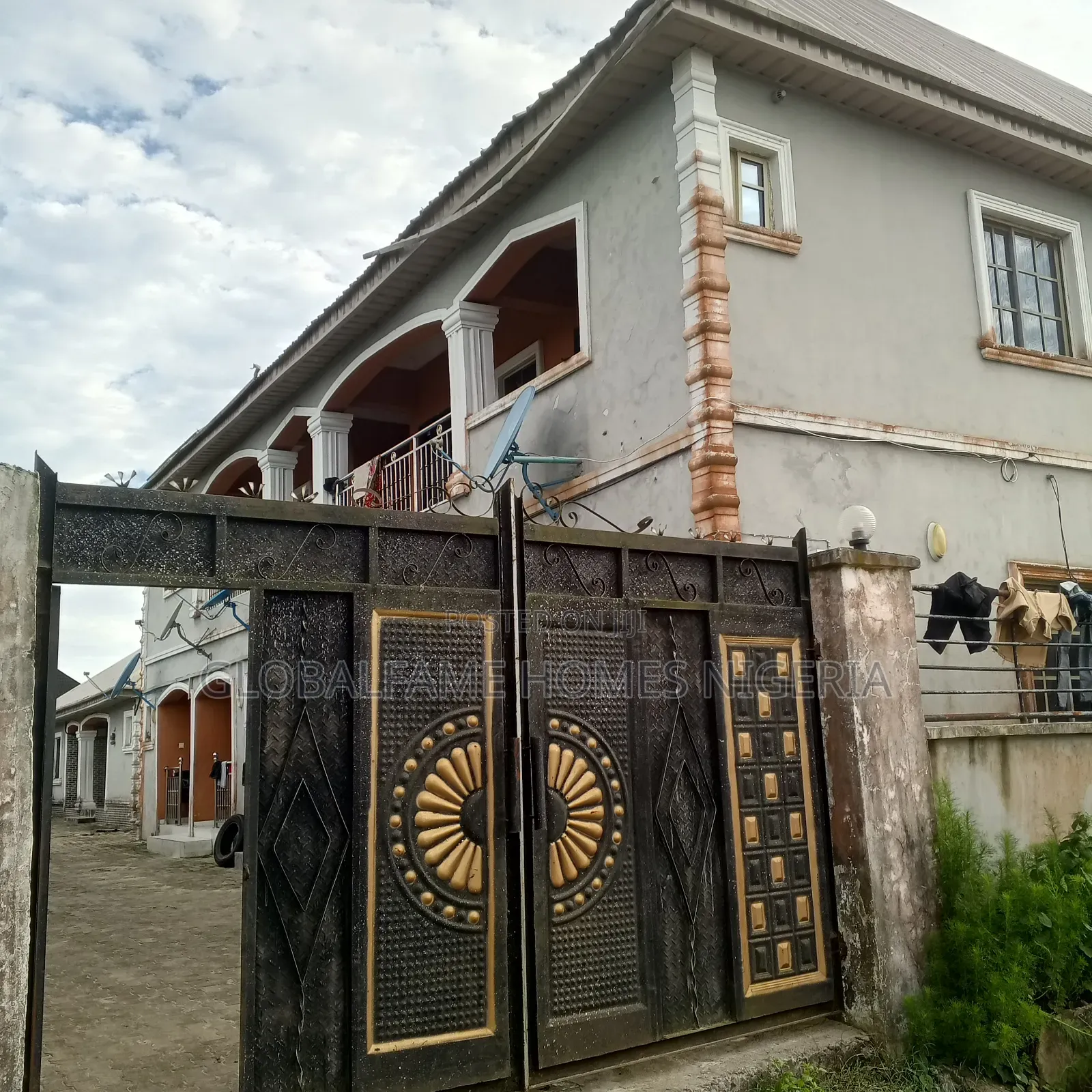 19bdrm Block of Flats in Igando Ibeju Lekki for sale in Igando-Oloja