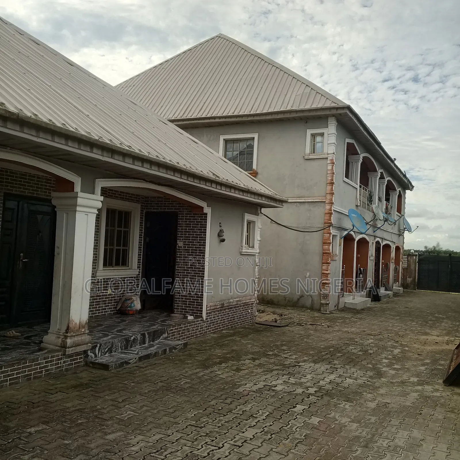 19bdrm Block of Flats in Igando Ibeju Lekki for sale in Igando-Oloja