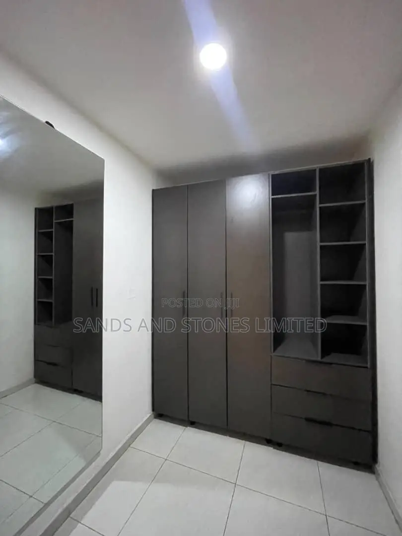 Furnished 3bdrm Apartment in Lekki Phase One for sale in Lekki Phase 1