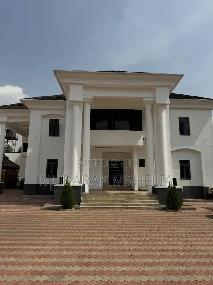 7bdrm Mansion in Zone 2 / Wuse for sale in Zone 2 / Wuse